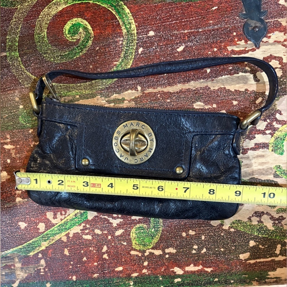▪️MARC BY MARC JACOBS Mini Clutch with Strap - Picture 9 of 9